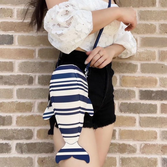 kate spade Handbags - Kate Spade Novelty 🐳 Crossbody💕